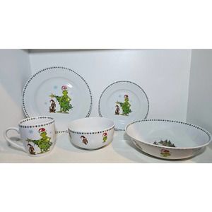 Dr. Seuss The Grinch and Max Christmas 17 Pc SET DinnerDessert Plates, B…